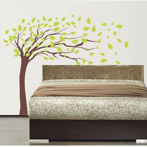 ADESIVO ÁRVORE COM FOLHAS AO VENTO